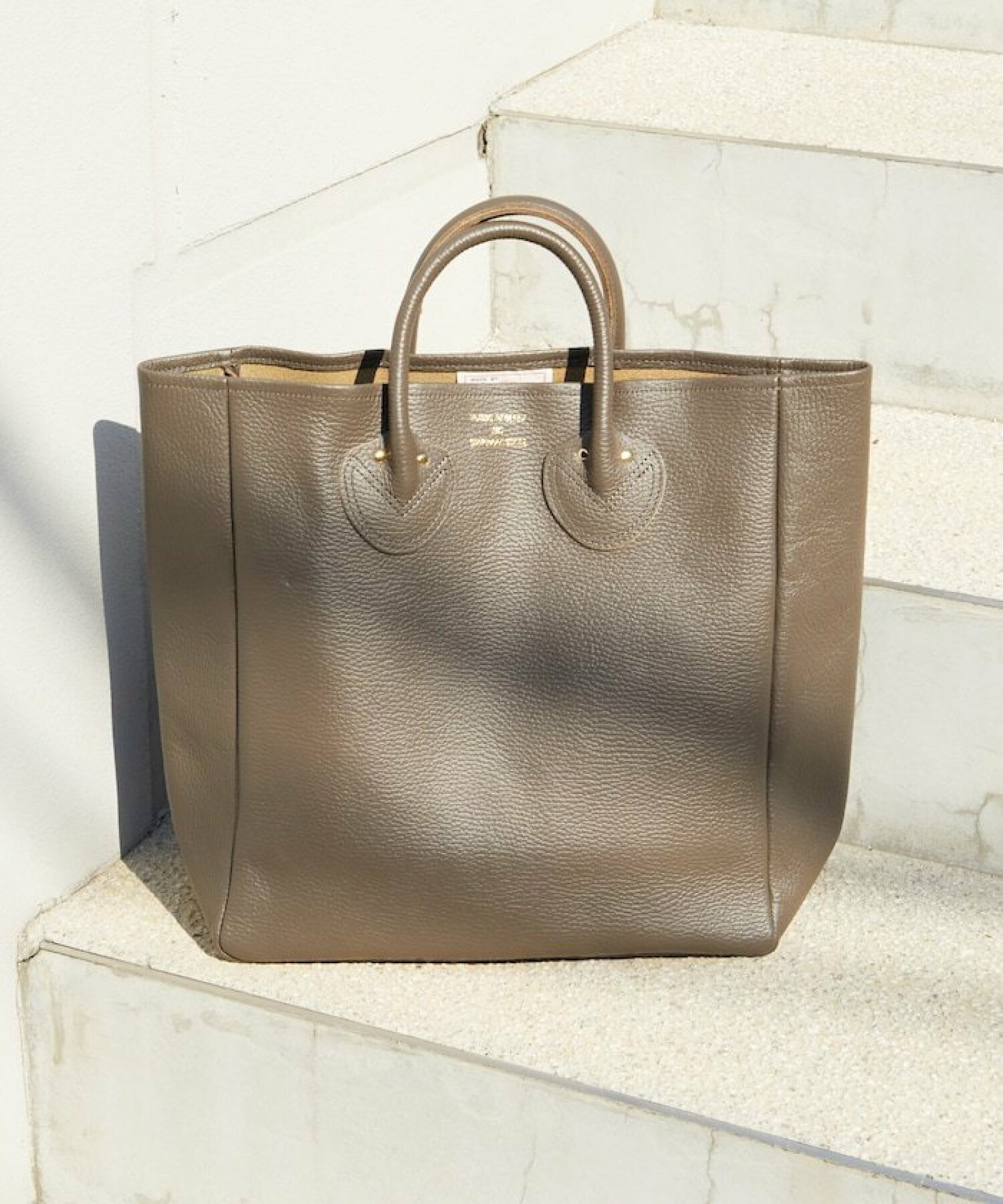 EMBOSSED LEATHER TOTE M/エンボスレザートートバッグ 限定展開